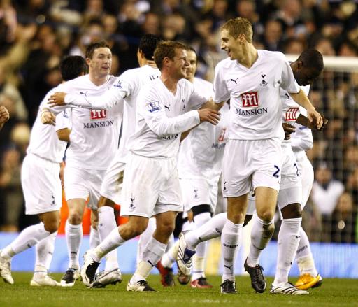 利物浦萨拉赫任意球破门锁定胜局（萨拉赫任意球建功，助利物浦锁定胜局）