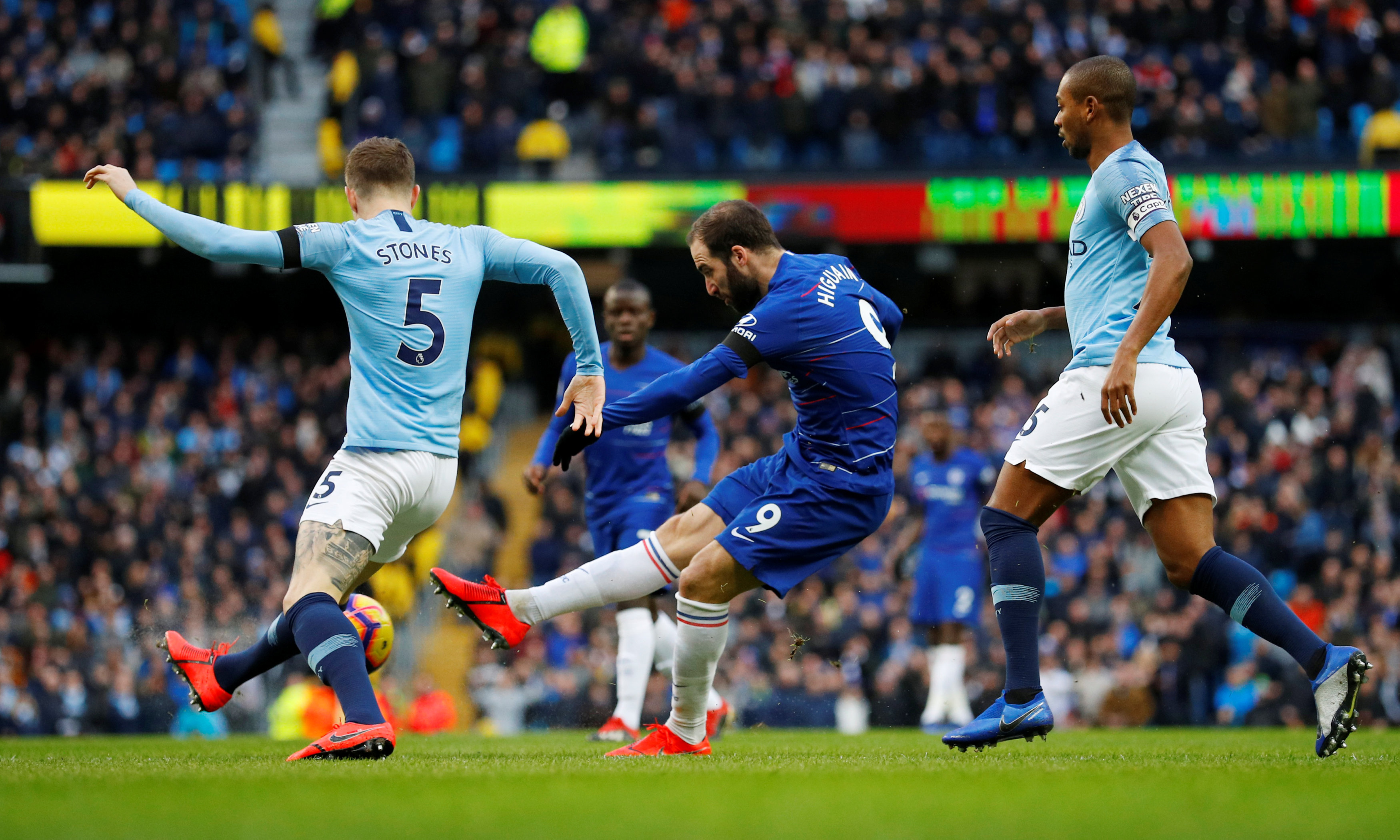 天空：曼联1月不会积极出售齐尔克泽，最近他发挥了一些作用（天空：曼联今冬不打算主动出售齐尔克泽，近期他确有贡献）