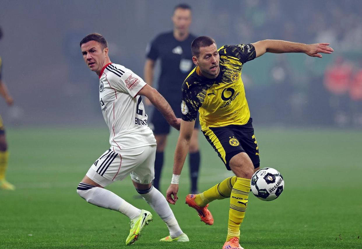 惊天反转！主裁赛后向埃格努道歉，黄牌原因竟是这？（戏剧性大反转！主裁判赛后向埃格努致歉，出示黄牌的理由竟然是这个？）