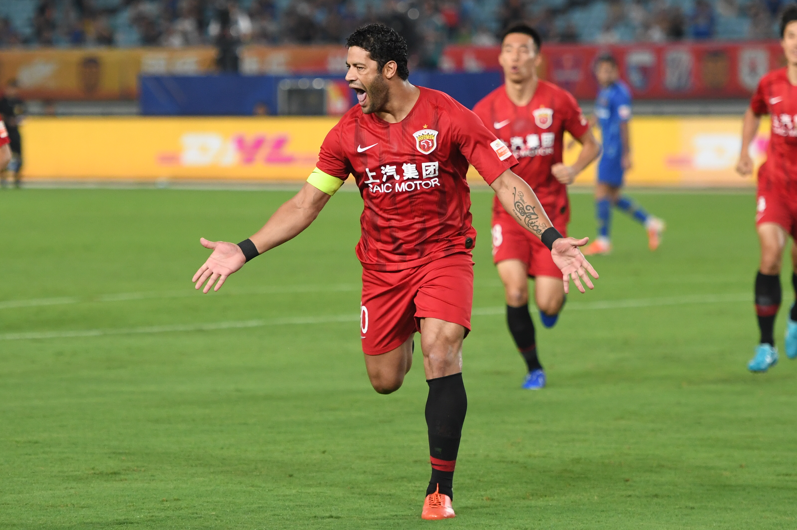 体图：加盟多特之前，施洛特贝克曾与萨利在后者家中会面（体图：加盟多特前，施洛特贝克曾赴萨利家中面谈）