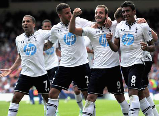 与4结缘，多特5轮欧冠联赛有4轮打入4球，剩下1轮被曼城进4球（多特欧冠五战皆绕4：四场各入4球，另一场被曼城灌4球）