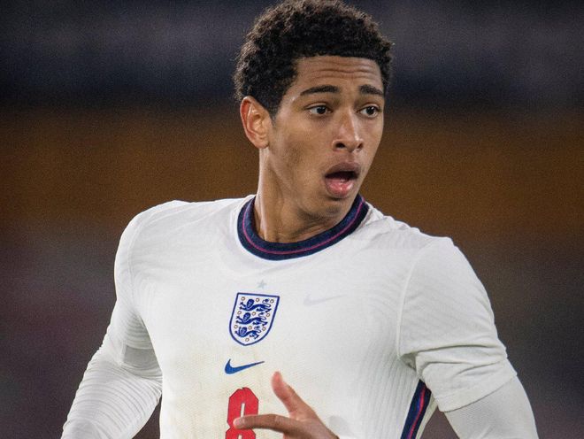 世体：因巴萨官方APP问题，约2000人无法下载门票进入球场（世体：巴萨官方App故障致约2000名球迷无法下载门票入场）