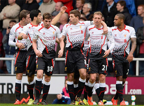 埃及主帅力挺暴怒发声的萨拉赫！向斯洛特传递明确信号（埃及主帅公开声援萨拉赫强硬发声 向斯洛特释放清晰信号）