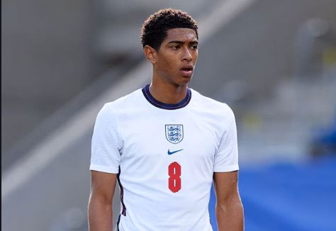 亚特兰大0-3萨索洛遭遇联赛7轮不胜，贝拉尔迪两射一传（贝拉尔迪梅开二度+送助攻，萨索洛3-0击退亚特兰大，后者联赛7轮未胜）