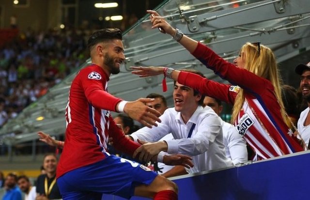 欧冠红黑榜：格纳布里领衔红榜，亚马尔、伊萨克进入黑榜（欧冠红黑榜出炉：格纳布里领跑红榜，亚马尔与伊萨克上黑榜）