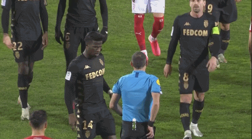 索尔巴肯：圣西罗为哈兰德鼓掌是顶级礼遇；挪威将进入新时代（索尔巴肯：圣西罗向哈兰德鼓掌堪称最高礼遇，挪威即将迈入新时代）