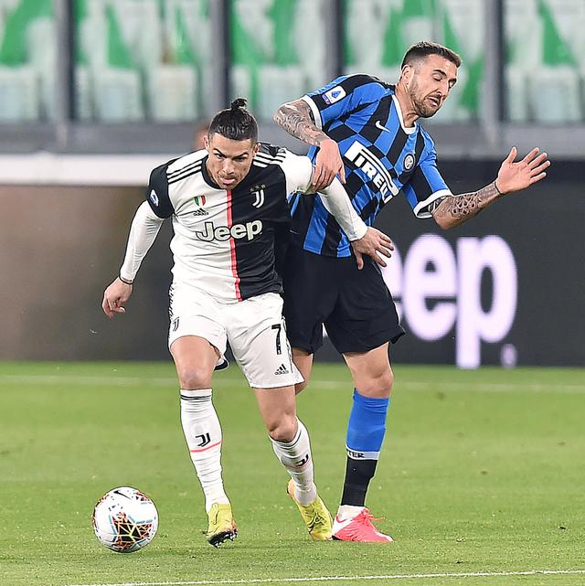 鲁尼：和特朗普打高尔夫时周围全是狙击手，还有防核逃生装置