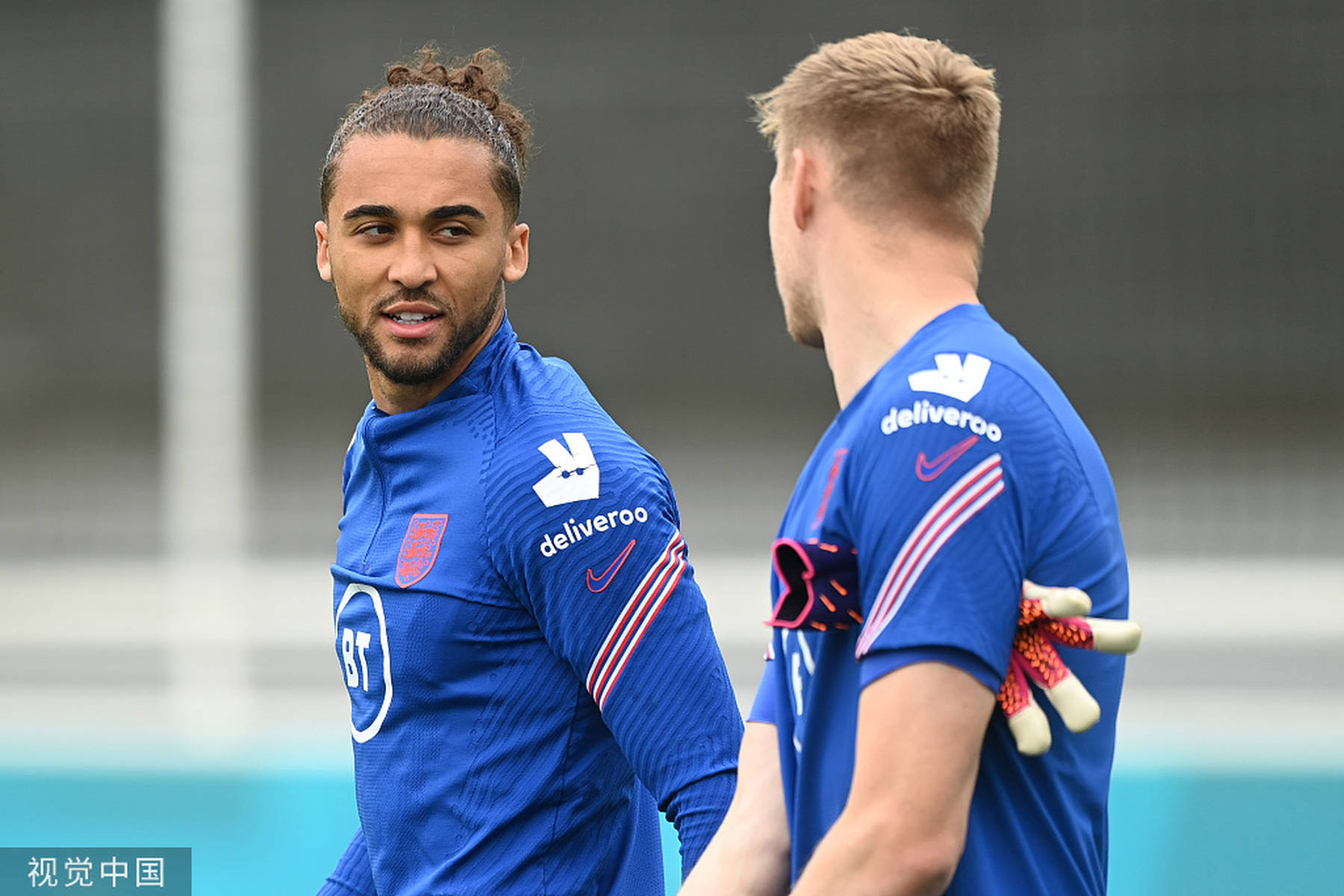 Shams：富保罗已告知独行侠，若不承诺与浓眉续约就交易他（Shams：富保罗向独行侠表态，不承诺与浓眉续约就将他交易）